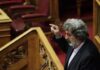 “Πυρά” Πολάκη κατά προέδρου της ΠΟΕΔΗΝ: “Παράσιτο, παθογόνο για το σύστημα υγείας”