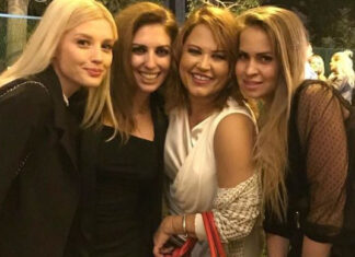 Νικολέτα Βλαβιανού: Βραδινή έξοδος με τις κόρες της