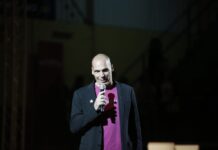 Βαρουφάκης: Η πρόκληση στον Σόιμπλε μετά τη συνέντευξη