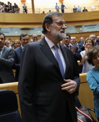 Καταλονία: Ο Ραχόι ζήτησε να εκδιωχθεί ο Πουτζδεμόν και αποθεώθηκε.
