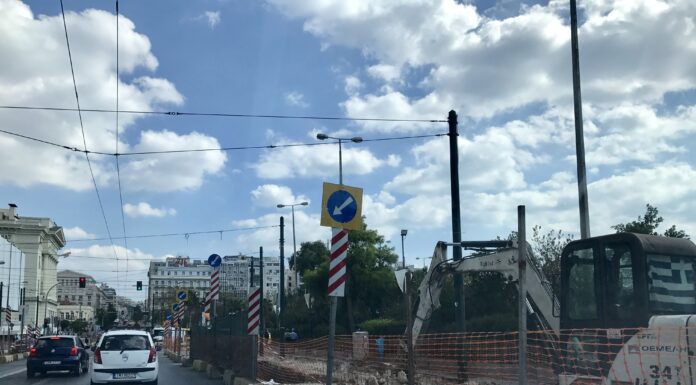 ΤΡΑΜ ΠΕΙΡΑΙΑ: Σοβαρό εργατικό ατύχημα – Εργάτης καταπλακώθηκε από πέτρες