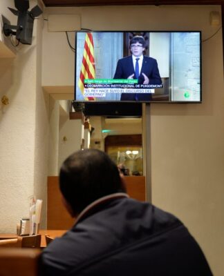 Καταλονία: Ο επικεφαλής της κυβέρνησης καλεί σε διάλογο – Κάθετος ο Ραχόι