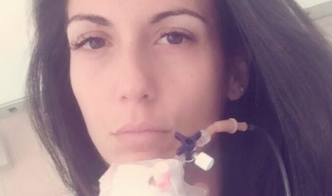 Η πρώτη βόλτα της Ανθής Βούλγαρη μετά την έξοδό της από το νοσοκομείο