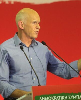Σκληρή επίθεση Παπανδρέου σε Καραμανλή: "Είναι λιποτάκτης, , ανεύθυνος και μοιραίος"