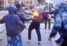 Θεσσαλονίκη: Η στιγμή που πρόσφυγας προσπαθεί να αυτοπυρποληθεί στην πλατεία Αριστοτέλους