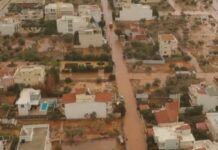 Ελευσίνα: Συγκλονιστικές εικόνες καταστροφής από drone – Ο θανατηφόρος κόκκινος χείμαρρος που σαρώνει τα πάντα