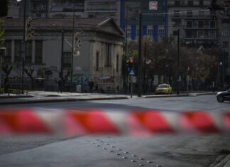 "Μυρίζει μπαρούτι" στο Πολυτεχνείο – Κλειστή η Πατησίων