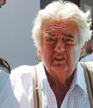 Αίγινα: Πέθανε ο Θρασύβουλος Λυκουρέζος – Οι τελευταίες του στιγμές μετά την πολύκροτη τραγωδία