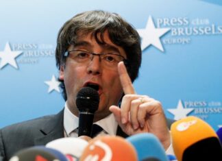 Πουτζδεμόν: Απαιτώ την απελευθέρωση των οχτώ πρώην υπουργών – Εκδόθηκε ένταλμα σύλληψης σε βάρος του