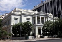 Θλίψη στο Υπουργείο Εξωτερικών για τον Δημήτρη Τζανάκη – "Δυσαναπλήρωτο το κενό"