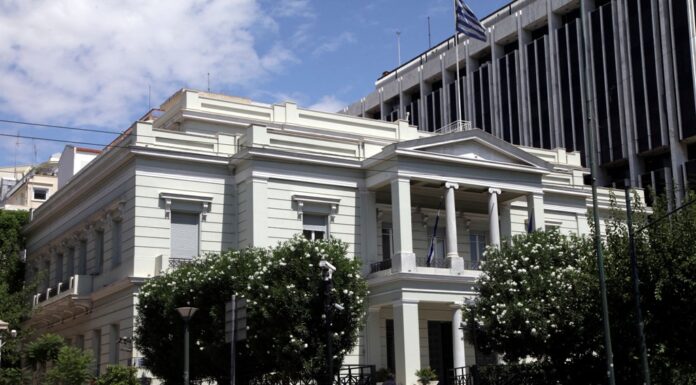 Θλίψη στο Υπουργείο Εξωτερικών για τον Δημήτρη Τζανάκη – "Δυσαναπλήρωτο το κενό"