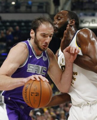 NBA: Τους "κούφανε" ο Κουφός. Εξαιρετικός ο Έλληνας σέντερ