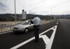 Θρίλερ στη Γλυφάδα. Μαχαίρωσε τροχονόμο μετά την… κλήση.