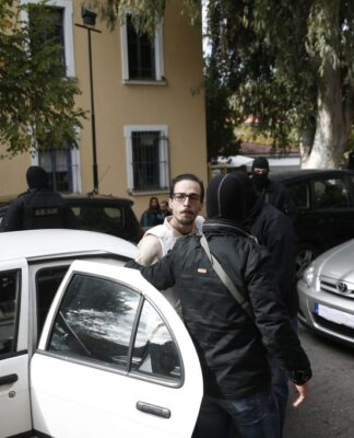 Κωνσταντίνος Γιαγτζόγλου: Προφυλακιστέος και για τα όπλα – Αρνείται τις κατηγορίες