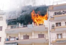 Φωτιά στη Νέα Σμύρνη: Βρέθηκε σημείωμα στο διαμέρισμα.