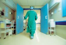 «Συνήλθα στο νοσοκομείο μετά από 52 μέρες! Ήμουν σχεδόν νεκρός σε ένα κρεβάτι»