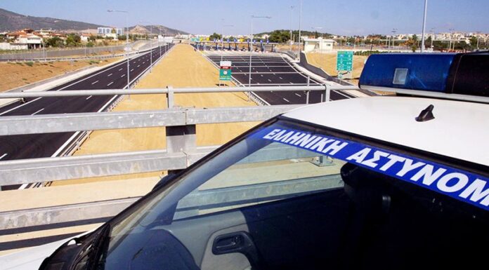 Συγκλονίζει η μητέρα του 16χρονου που πήδηξε στην Αττική Οδό: Το παιδί μου…