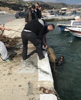 Ηράκλειο: Ο βυθός έκρυβε από χαλιά και λάστιχα μέχρι σχοινιά και ηλιακό θερμοσίφωνα