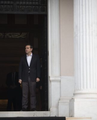 Τσίπρας: "Εγκληματική και προβοκατόρικη ενέργεια" η επίθεση στα γραφεία του ΠΑΣΟΚ. Αιχμές για την αντιπολίτευση