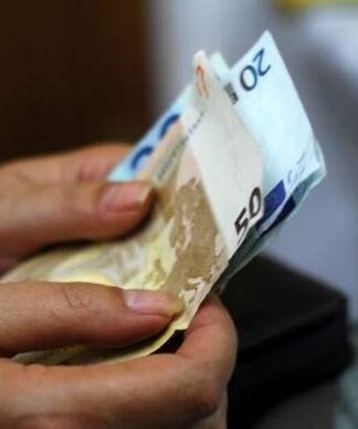 Κοινωνικό μέρισμα 2017: Ποιοι θα πάρουν τα χρήματα – Δείτε τα εισοδηματικά κριτήρια
