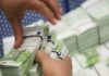 FAZ: 120 πολιτικοί από 50 χώρες στα Paradise Papers