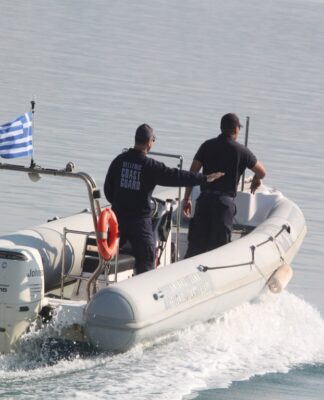 Βρήκαν νεκρό άνδρα στη μαρίνα Ζέας