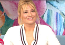 Φαίη Σκορδά: Με αυτόν τον άντρα ανταλλάσσει νυχτιάτικα μηνύματα