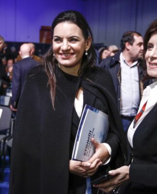 Όλγα Κεφαλογιάννη: "Σαγηνευτική" στο συνέδριο της ΝΔ