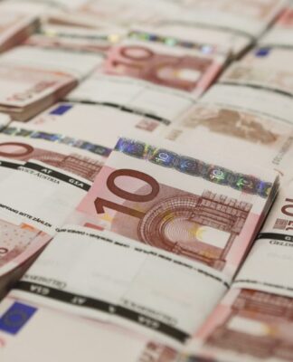Επίδομα νεανικής αλληλεγγύης: Τι πρέπει να κάνουν οι δικαιούχοι