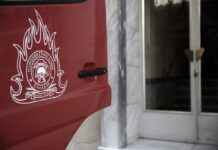 Φρίκη στη Γλυφάδα – Οδηγός κάηκε μέσα στο αυτοκίνητό του