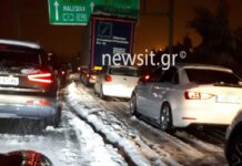 Ατέλειωτο μαρτύριο στην παγωνιά για εκατοντάδες οδηγούς στην Αθηνών – Λαμίας. Άρχισε ο απεγκλωβισμός τους στο Μαρτίνο