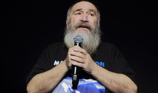 Κρίσιμες ώρες για τον Τζίμη Πανούση! Οι στιγμές στην εντατική και η αγωνία της οικογένειάς του!