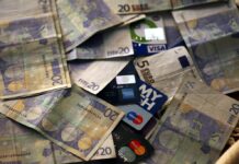 Λοταρία: Καλά Χριστούγεννα. Έγιναν οι πρώτες κληρώσεις – Έχετε… μήνυμα στο Taxisnet.