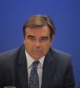 Σχοινάς: Το μνημόνιο όπως το ξέρουμε τελειώνει – Ιστορικές οι θυσίες των Ελλήνων