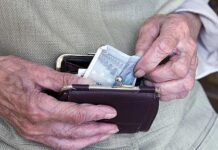 Δημόσιο: Σαρωτικές αλλαγές το 2018 – Μειώσεις σε μισθούς και συντάξεις