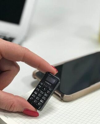 Αυτό είναι το μικρότερο κινητό τηλέφωνο του κόσμου.