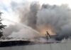 Θεσσαλονίκη: Μεγάλη φωτιά σε εργοστάσια – Κόβουν την ανάσα οι εικόνες της κατάσβεσης
