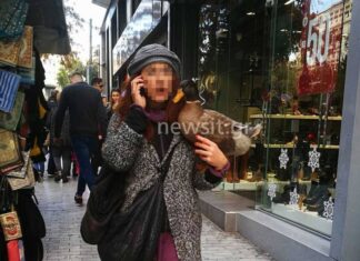 Η γυναίκα με την πάπια ξαναχτυπά. Βόλτα στην Ερμού.