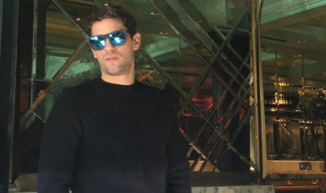 Αποστόλης Τότσικας: Παιχνίδια με τα παιδιά του σε έξοδό τους (φωτο)
