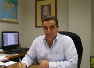 Θρηνεί η Τήνος – Πέθανε ο δήμαρχός της, Σίμος Ορφανός
