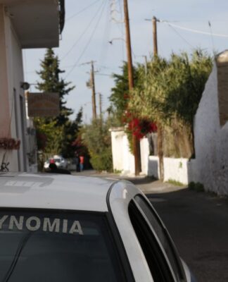 Σοκ στη Λάρισα – Αστυνομικός ασελγούσε σε ανήλικες αδελφές – Έβγαζε και φωτογραφίες