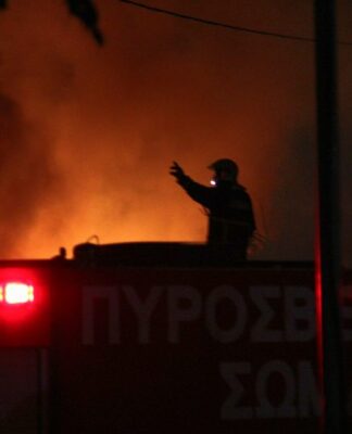 Βόμβα «ισοπέδωσε» βενζινάδικο στην Ανάβυσσο – Συναγερμός στην Ασφάλεια και την Πυροσβεστική