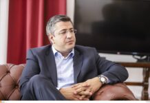 Τζιτζικώστας: Να ζητήσει η κυβέρνηση την αντικατάσταση Νίμιτς, μετά τις απράδεκτες δηλώσεις του