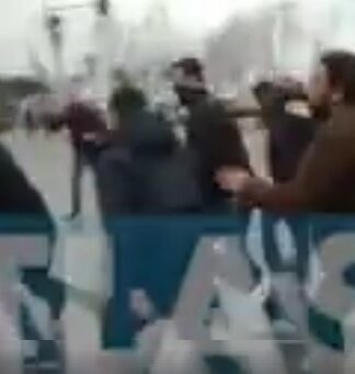 Ζουράρις: Με χτύπησαν με καδρόνι στο κεφάλι – Πιθανολογώ ότι ήταν κάτι φασισταριά