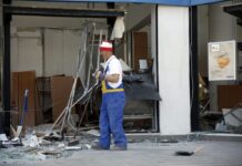 Τίναξαν στον αέρα ΑΤΜ σε σούπερ μάρκετ στην Πεντέλη