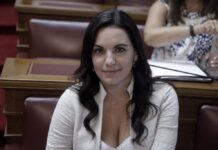 Κρήτη: Η ακομπλεξάριστη Όλγα Κεφαλογιάννη για τον σύζυγό της – "Σιγά μην τολμάω με τον Κρητίκαρο".