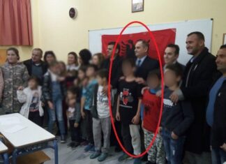 Χανιά: Μαθητής με μπλούζα της «Μεγάλης Αλβανίας» σε σχολείο – Η εικόνα που πρόσεξαν λίγοι στην Παλαιόχωρα