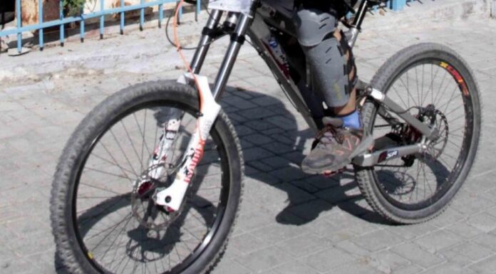 Θεσσαλονίκη: Σκοτώθηκε ανήλικο παιδί με ποδήλατο – Οι ελιγμοί και η μοιραία πτώση.