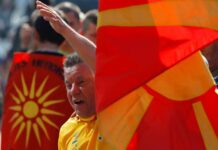 "Ισχυρές πιέσεις από ΗΠΑ – ΝΑΤΟ στο Τσίπρα για τα Σκόπια"