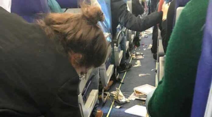 Κόλαση από τα κενά αέρος σε πτήση προς το Παρίσι